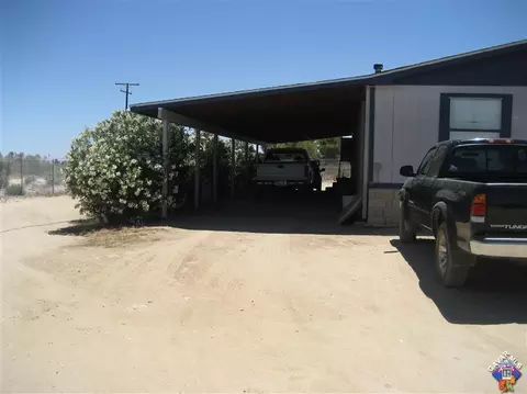 6073 Goss Rd, Phelan, CA 92371 photo 2