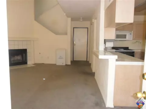 39237 W 10th St #E, Palmdale, CA 93551 photo 3