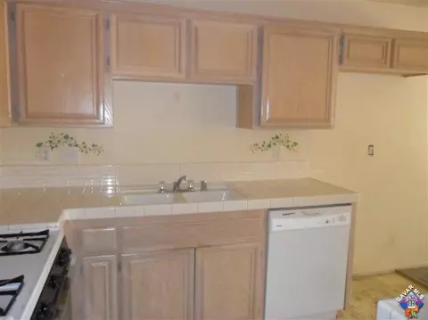 39237 W 10th St #E, Palmdale, CA 93551 photo 8