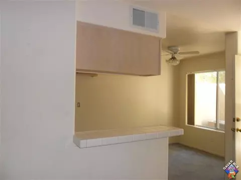 39237 W 10th St #E, Palmdale, CA 93551 photo 9