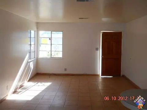 38620 31st St, Palmdale, CA 93550 photo 2