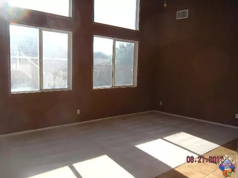 37447 E 56th St, Palmdale, CA 93552 photo 2