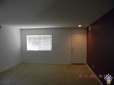 45517 Robinson Dr, Lancaster, CA 93535 photo 2