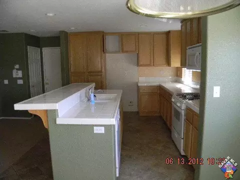 45517 Robinson Dr, Lancaster, CA 93535 photo 6