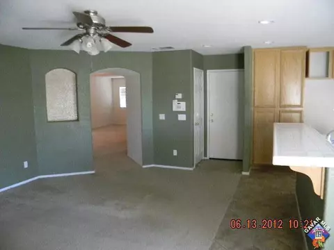 45517 Robinson Dr, Lancaster, CA 93535 photo 4