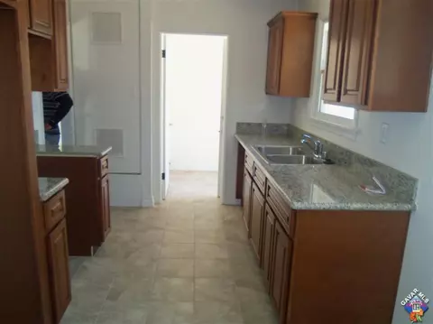 45446 Fig Ave, Lancaster, CA 93534 photo 2