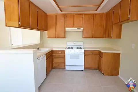 639 E Kettering St, Lancaster, CA 93535 photo 8
