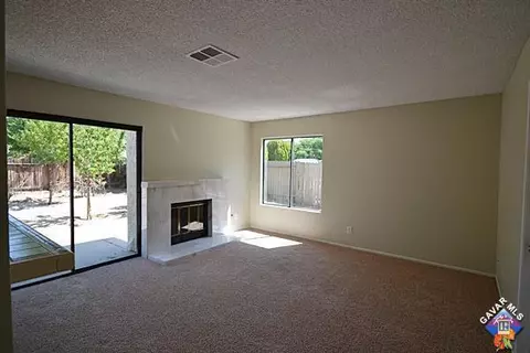 639 E Kettering St, Lancaster, CA 93535 photo 5