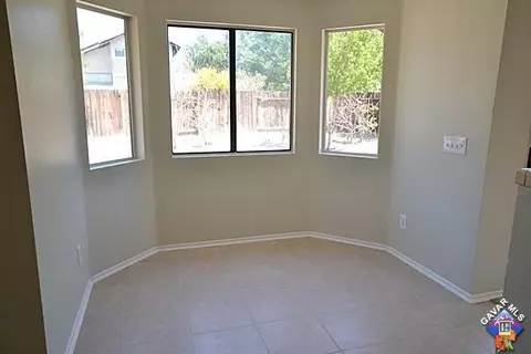 639 E Kettering St, Lancaster, CA 93535 photo 7