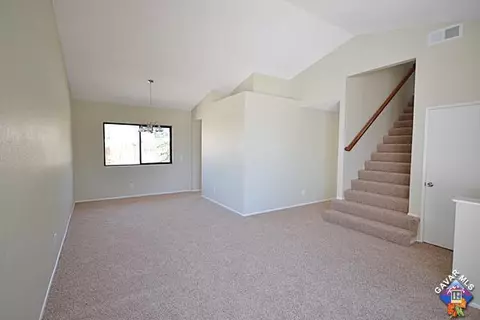 639 E Kettering St, Lancaster, CA 93535 photo 4