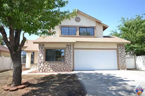 639 E Kettering St, Lancaster, CA 93535 photo 1