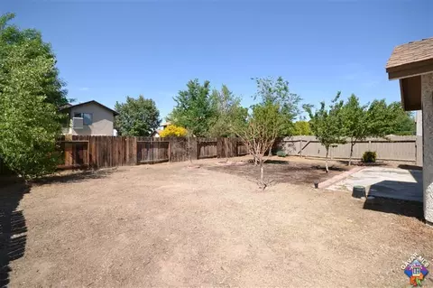 639 E Kettering St, Lancaster, CA 93535 photo 22