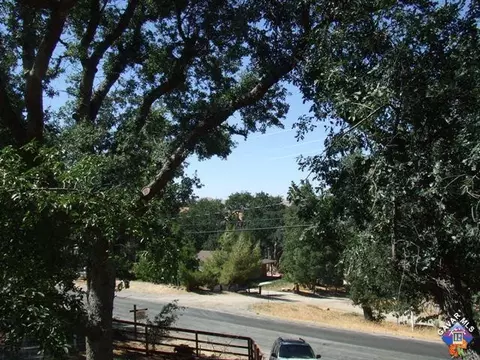 18245 Alps Dr, Tehachapi, CA 93561 photo 3