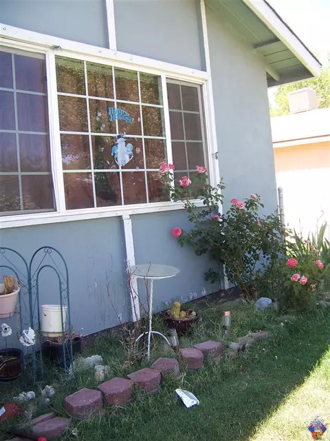 44237 Benald St, Lancaster, CA 93535 photo 5