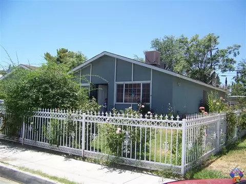 44237 Benald St, Lancaster, CA 93535 photo 2