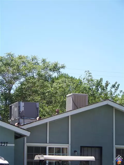 44237 Benald St, Lancaster, CA 93535 photo 4