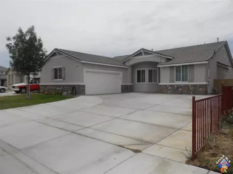 38201 Grant Dr, Palmdale, CA 93552 photo 2