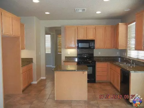 4613 Jade Ct, Lancaster, CA 93536 photo 3