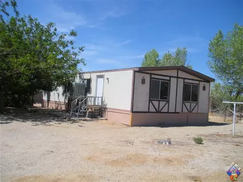 8075 Goldencrest Dr, Mojave, CA 93501 photo 1