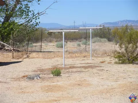 8075 Goldencrest Dr, Mojave, CA 93501 photo 13