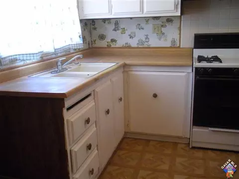 8075 Goldencrest Dr, Mojave, CA 93501 photo 5