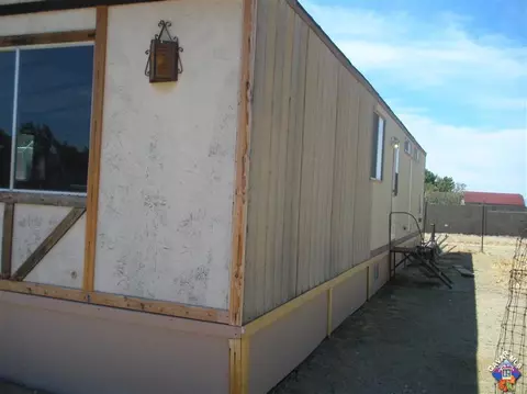 8075 Goldencrest Dr, Mojave, CA 93501 photo 11