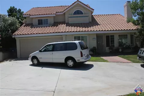 37101 Agate Ct, Palmdale, CA 93550 photo 1