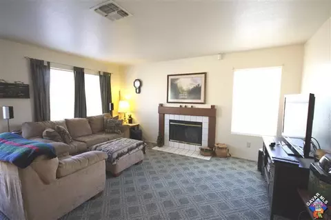 45305 Loy Ct, Lancaster, CA 93534 photo 4