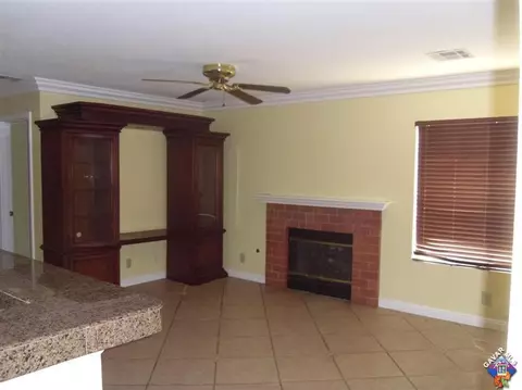 1843 Mesa Dr, Lancaster, CA 93535 photo 3