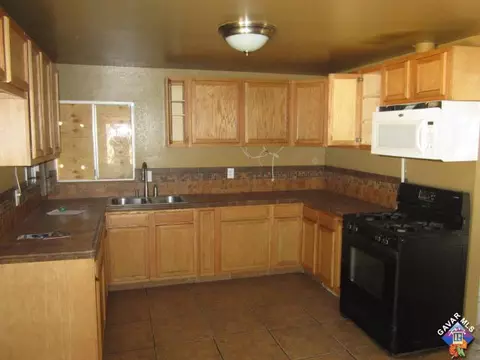 37836 E 10th St, Palmdale, CA 93550 photo 6