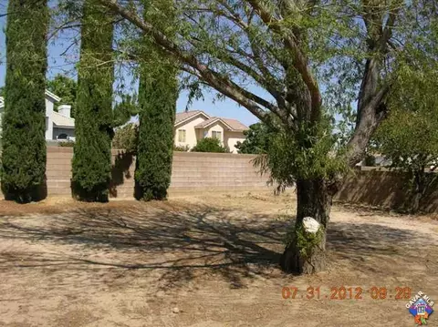 43533 Yaffa St, Lancaster, CA 93535 photo 4