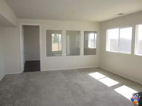 38167 Desert Hawk Dr, Palmdale, CA 93552 photo 4