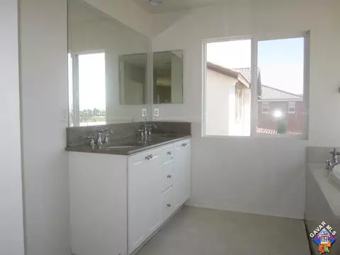 38167 Desert Hawk Dr, Palmdale, CA 93552 photo 13