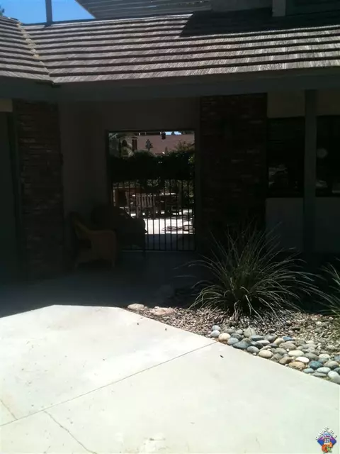43008 Ed Halley Pl, Lancaster, CA 93536 photo 3
