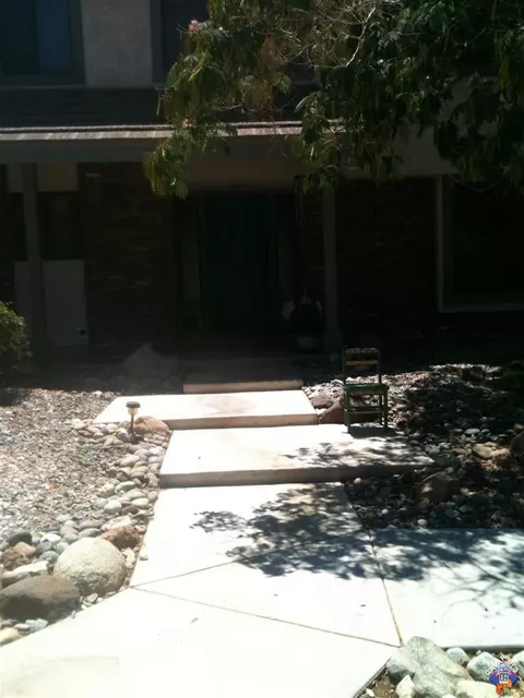 43008 Ed Halley Pl, Lancaster, CA 93536 photo 2