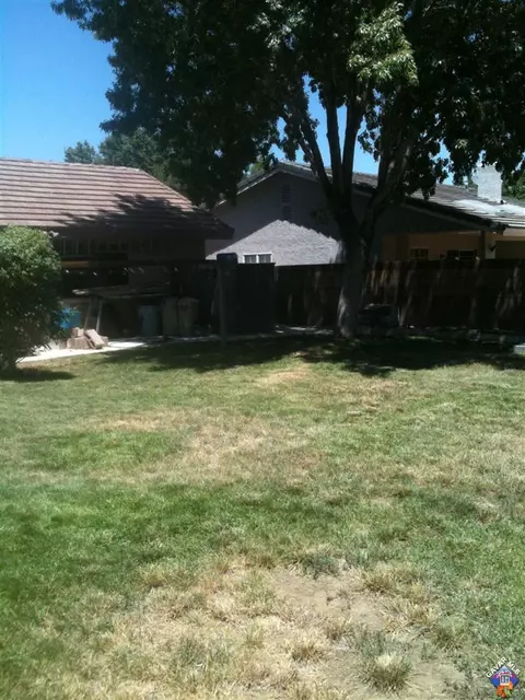 43008 Ed Halley Pl, Lancaster, CA 93536 photo 5