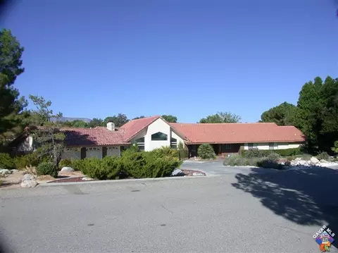 32011 Masters Pl, Llano, CA 93544 photo 1