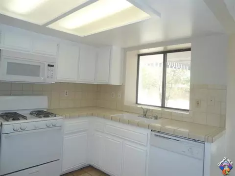 45814 Picadilly St, Lancaster, CA 93534 photo 9