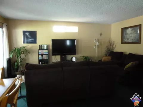 45426 Lorimer Ave, Lancaster, CA 93534 photo 4