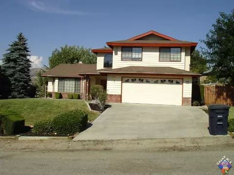 22300 Briarwood St, Tehachapi, CA 93561 photo 2