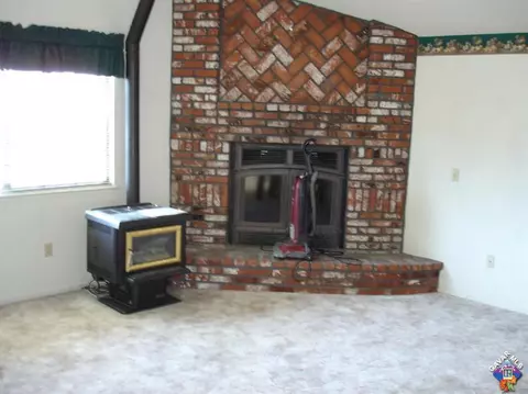 22300 Briarwood St, Tehachapi, CA 93561 photo 26