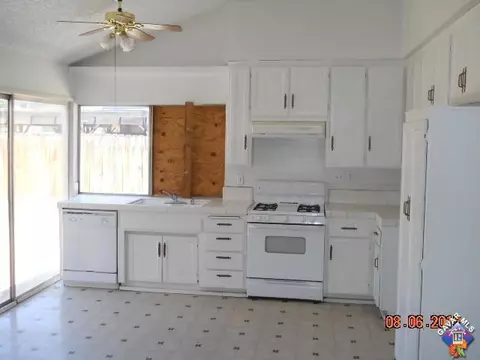 44221 Sancroft Ave, Lancaster, CA 93535 photo 4