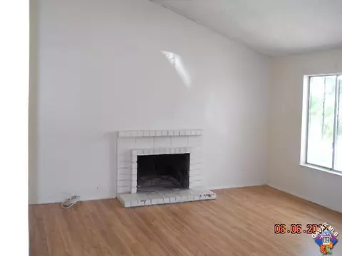 44221 Sancroft Ave, Lancaster, CA 93535 photo 2