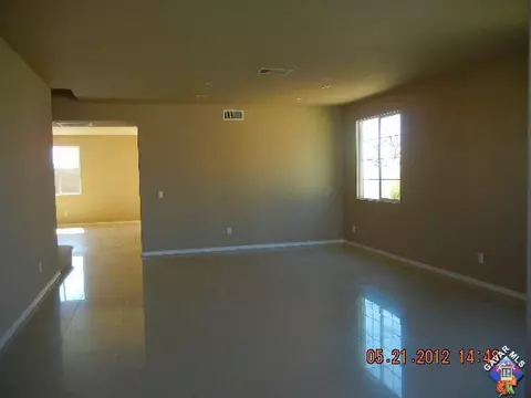 37403 Siderno Dr, Palmdale, CA 93552 photo 2