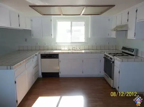 1111 Herzel Ave, Lancaster, CA 93535 photo 2
