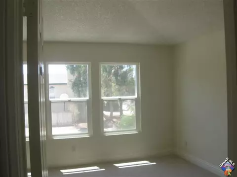 607 E Ivesbrook St, Lancaster, CA 93535 photo 9