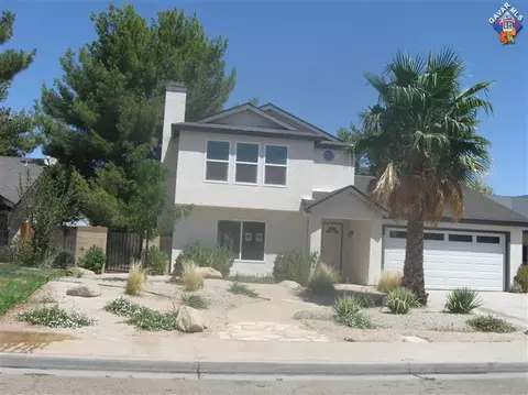 607 E Ivesbrook St, Lancaster, CA 93535 photo 2