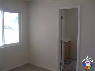 45303 E 7th St, Lancaster, CA 93535 photo 2