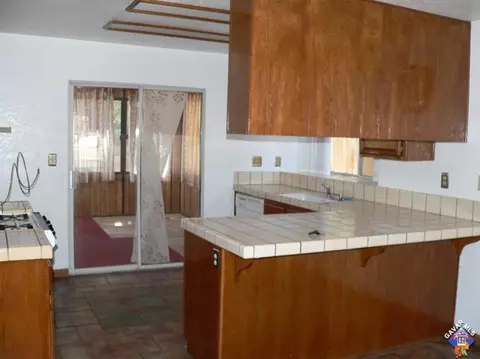 232 E Avenue R5, Palmdale, CA 93550 photo 4