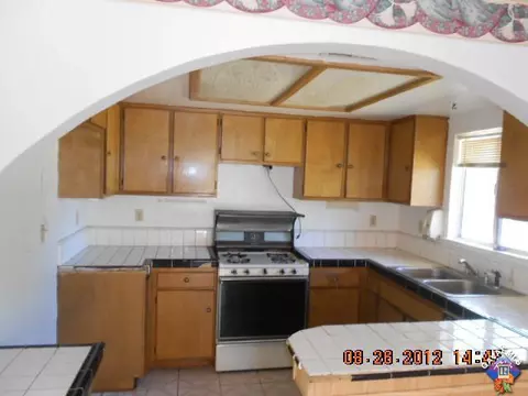 41044 166th St, Lancaster, CA 93535 photo 2
